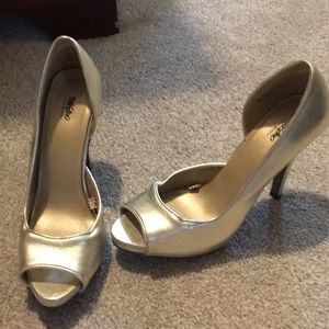 High heel open toe pumps